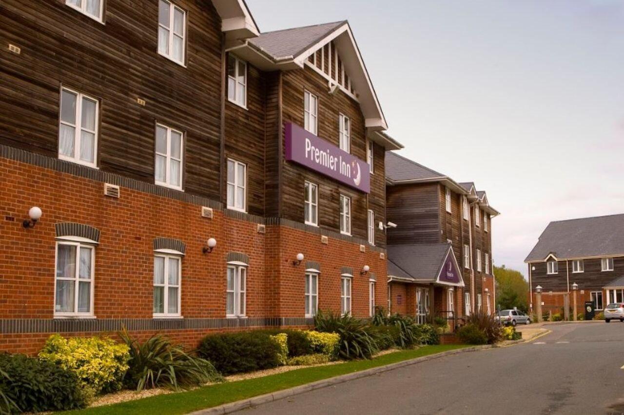 Premier Inn Isle Of Wight Newport  Kültér fotó