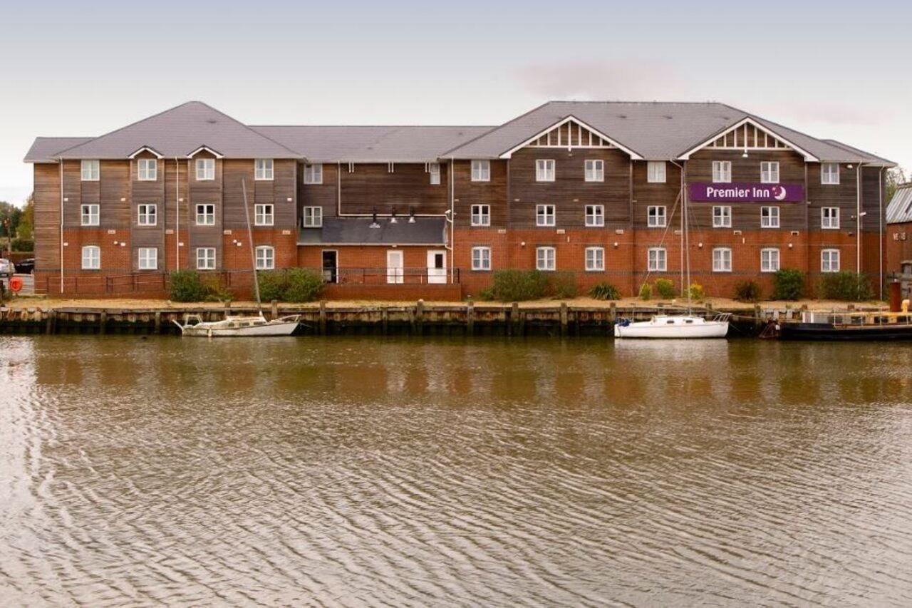 Premier Inn Isle Of Wight Newport  Kültér fotó