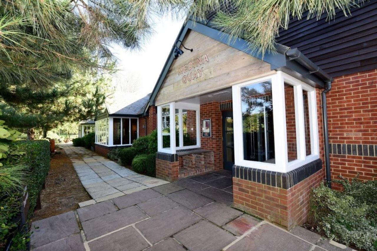 Premier Inn Isle Of Wight Newport  Kültér fotó