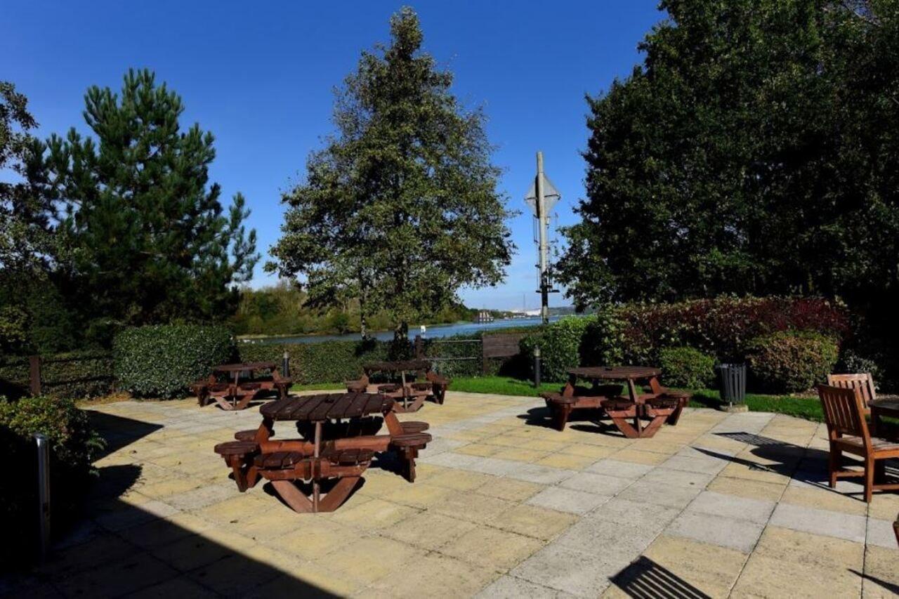 Premier Inn Isle Of Wight Newport  Kültér fotó