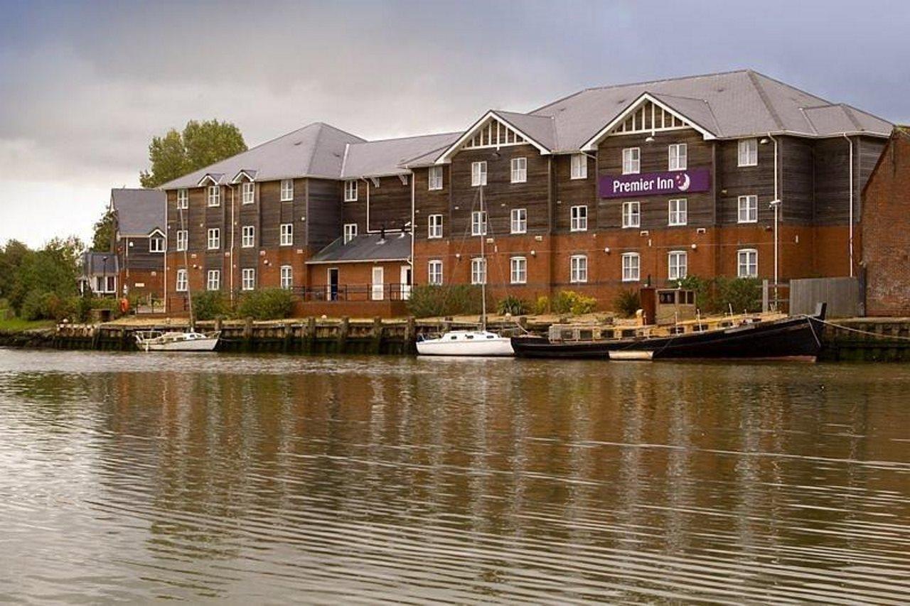Premier Inn Isle Of Wight Newport  Kültér fotó
