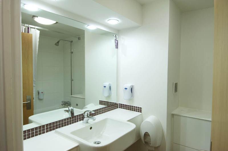 Premier Inn Isle Of Wight Newport  Kültér fotó